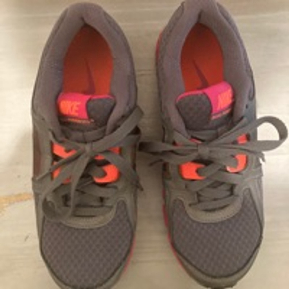 Nike Dual Fusion ST2 Size 8 - Picture 2 of 9